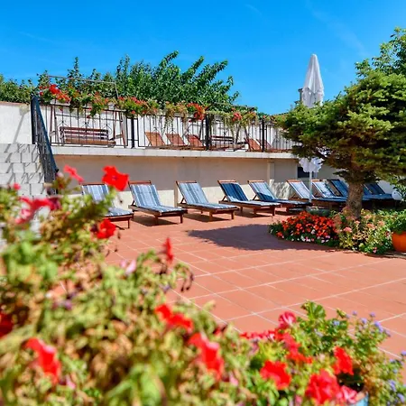 Hotel Alekta 3*
