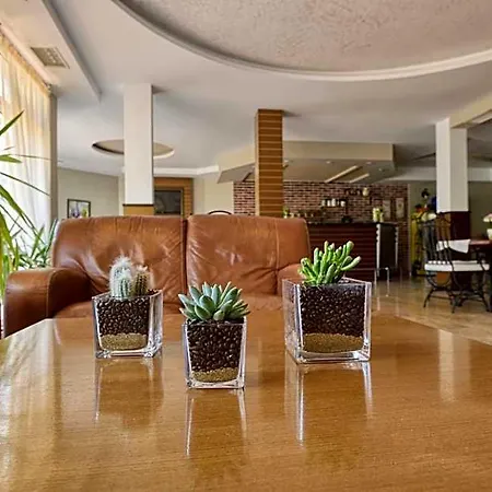 Hotel Alekta - Free Parking Varna