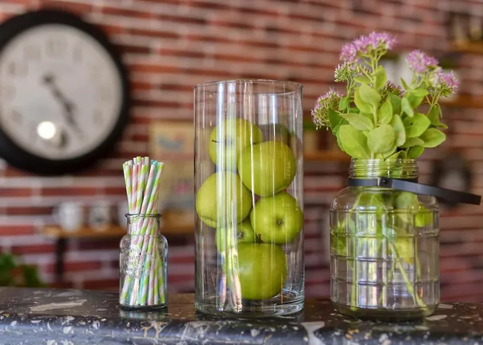 Alekta - Free Parking 3* فارنا