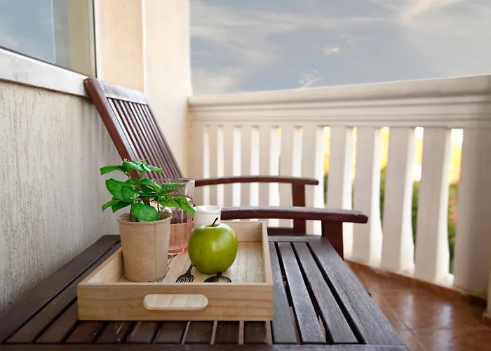 Alekta - Free Parking فارنا